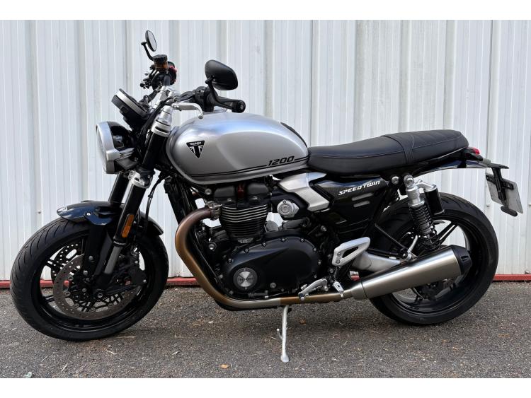 TRIUMPH SPEED TWIN 1200