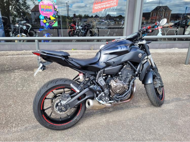 YAMAHA MT-07 (47.5CV)